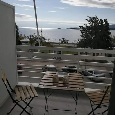 Lovely Sea Front Apartment Itea Esterno foto