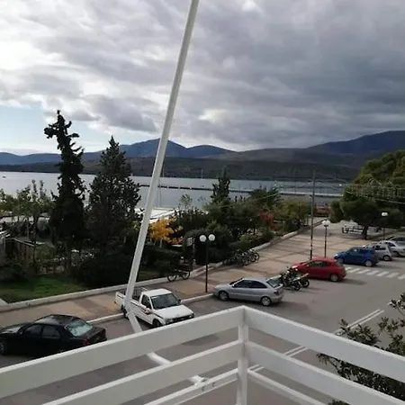 Lovely Sea Front Apartment Itea Esterno foto